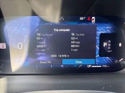 Used 2025 Volvo XC60 B5 Plus image 27