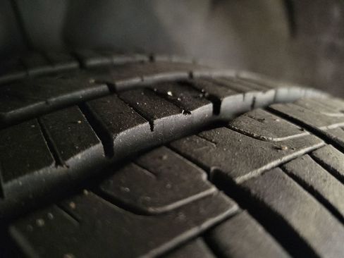 Used 2017 Chevrolet Bolt Premier w/ Driver Confidence II Package image 12