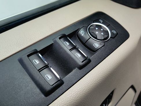 Used 2019 Ford F150 Limited image 26