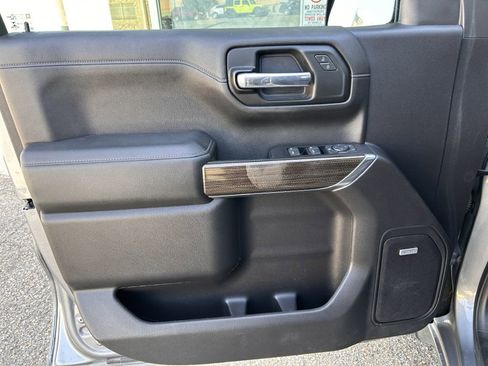 Used 2022 Chevrolet Silverado 1500 LT Trail Boss w/ LT Trail Boss Premium Package image 3