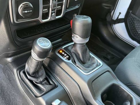 Used 2019 Jeep Wrangler Unlimited Sport S AWD/4WD image 28