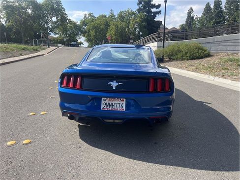 Used 2017 Ford Mustang Coupe RWD image 6