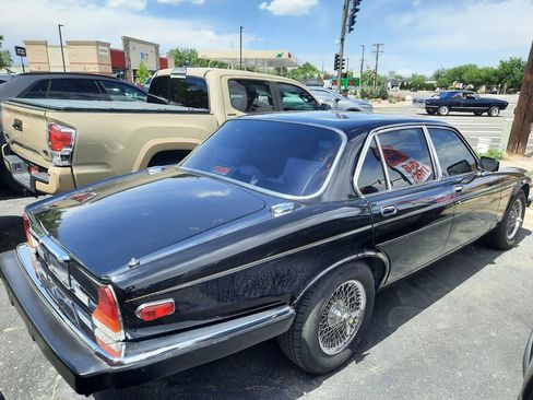 Used 1987 Jaguar XJ Vanden Plas RWD image 3