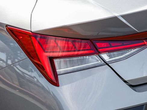 Certified 2025 Hyundai Elantra SEL FWD image 10
