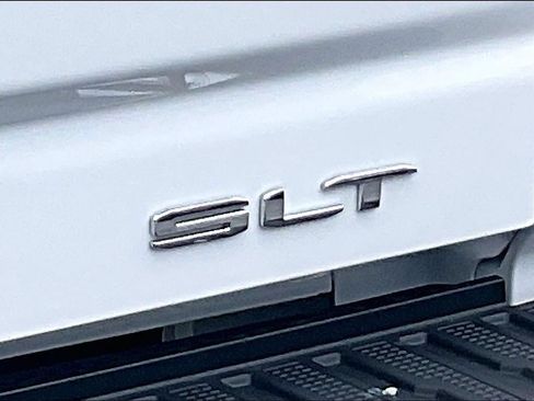 New 2026 GMC Sierra 2500 SLT AWD/4WD image 9