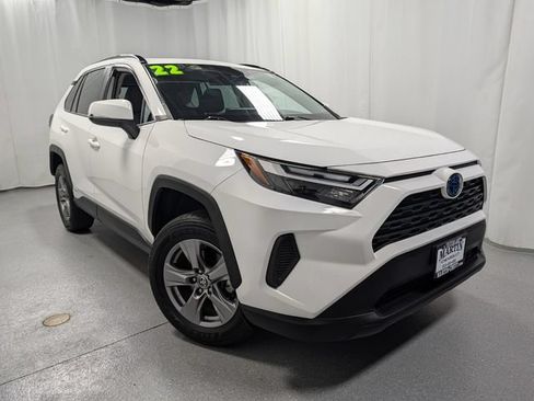 Used 2022 Toyota RAV4 XLE w/ Convenience Package AWD/4WD image 2