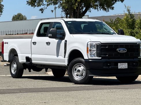 Used 2023 Ford F250 XL image 2