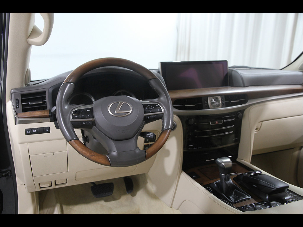 Certified 2021 Lexus LX 570 4WD w/ Luxury Package image 6