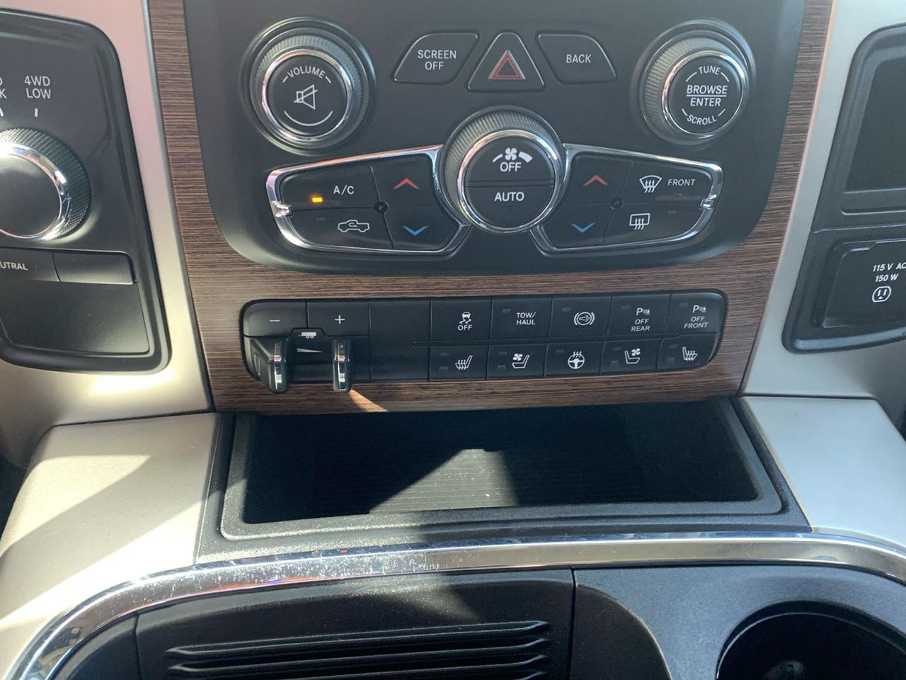 Used 2018 RAM 2500 Laramie AWD/4WD image 29
