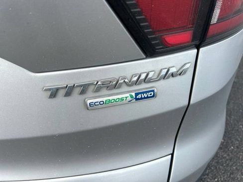 Used 2018 Ford Escape Titanium AWD/4WD image 9