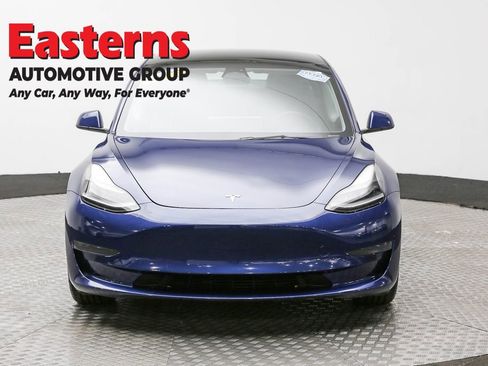 Used 2023 Tesla Model 3 Standard Range image 2