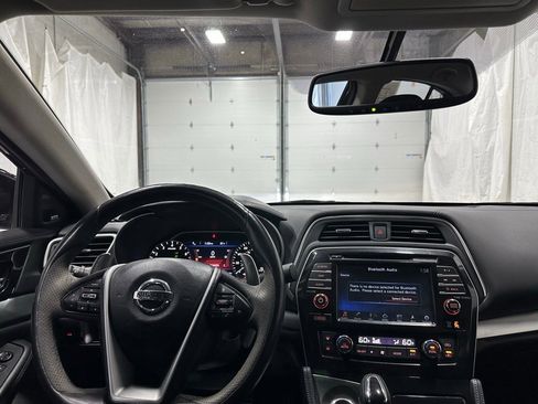 Used 2017 Nissan Maxima SR w/ Midnight Edition image 16