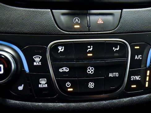 Used 2023 Chevrolet Malibu LT FWD image 31