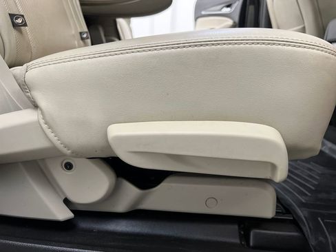 Used 2018 Buick Enclave Premium image 20