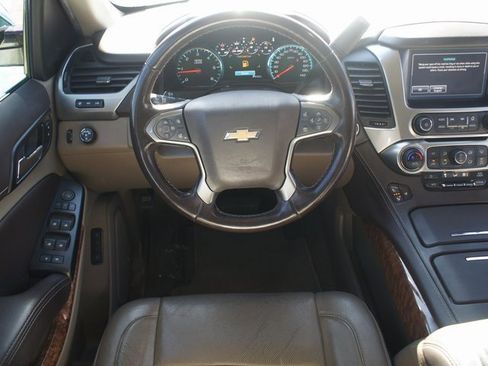 Used 2019 Chevrolet Suburban Premier image 5