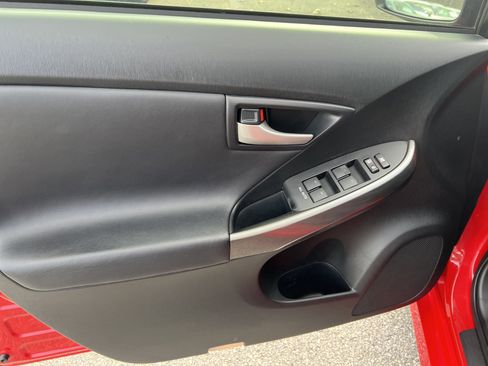 Used 2015 Toyota Prius Persona Series image 18