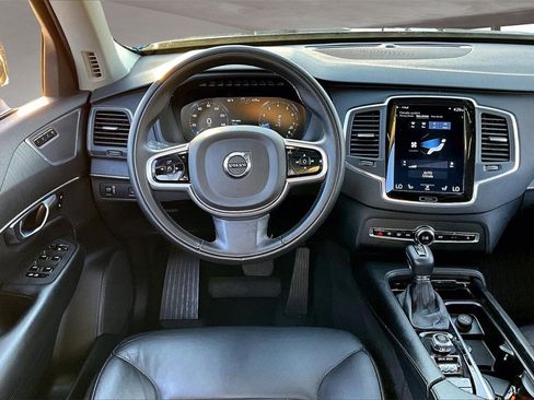 Used 2020 Volvo XC90 T5 Momentum w/ Protection Package image 5