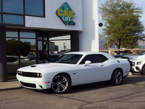 Used 2021 Dodge Challenger R/T image 3