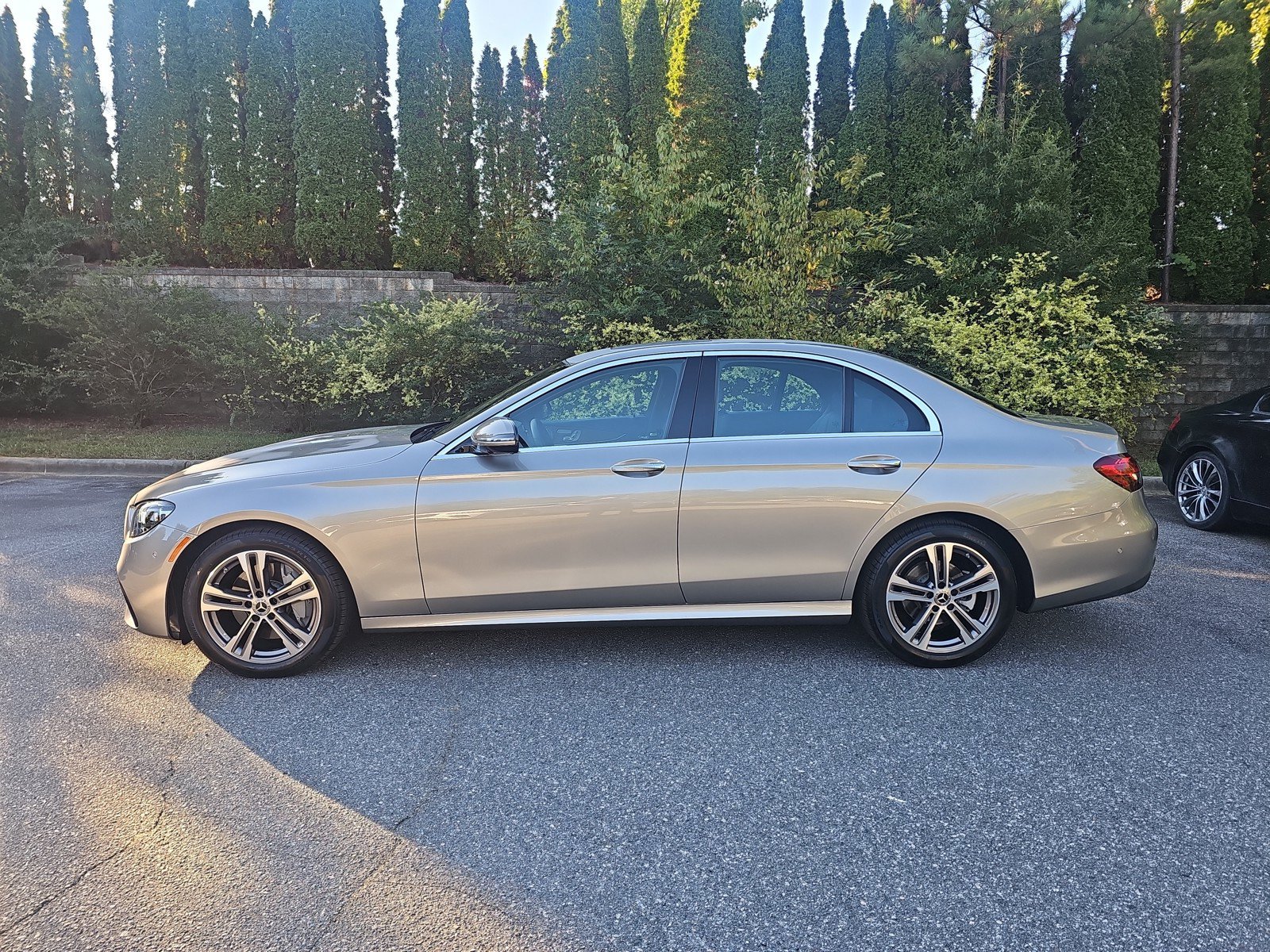 Used 2023 Mercedes-Benz E 350 4MATIC Sedan image 7