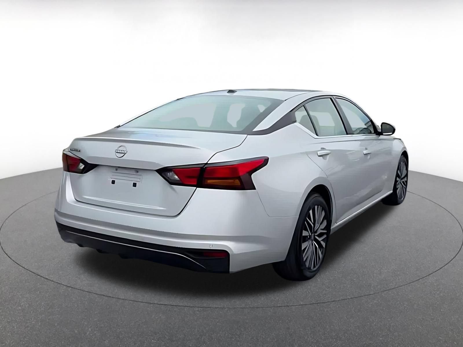 Used 2026 Nissan Altima 2.5 SV FWD image 13