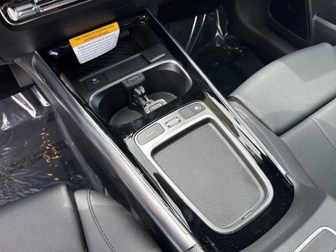 New 2025 Mercedes-Benz GLA 250 image 13