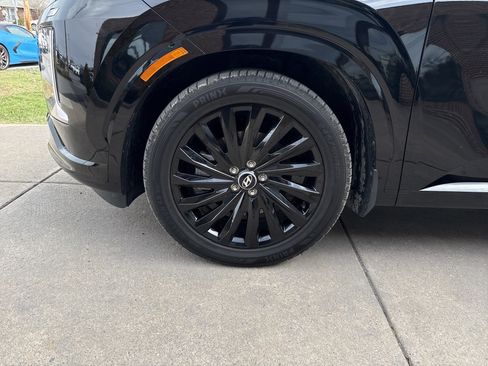 Used 2024 Hyundai Palisade Calligraphy image 11