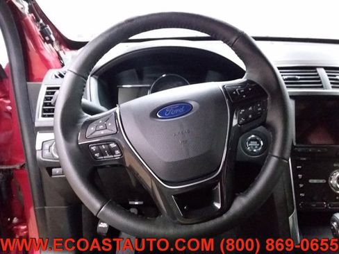 Used 2019 Ford Explorer Limited w/ Ford Safe & Smart Package image 11