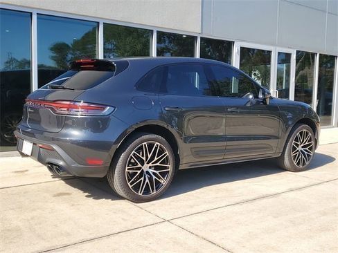 Used 2024 Porsche Macan image 11