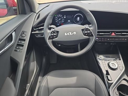 New 2026 Kia Niro Wind FWD image 14
