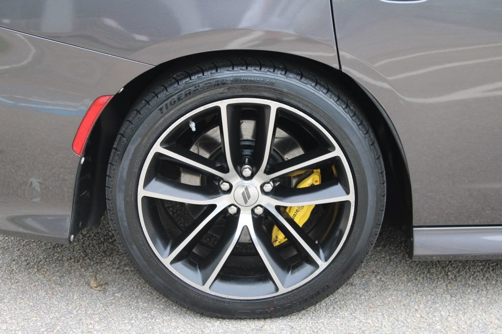 Used 2017 Dodge Charger R/T Scat Pack RWD image 37