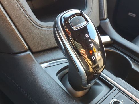 Used 2023 Cadillac XT6 Premium Luxury w/ Technology Package image 9