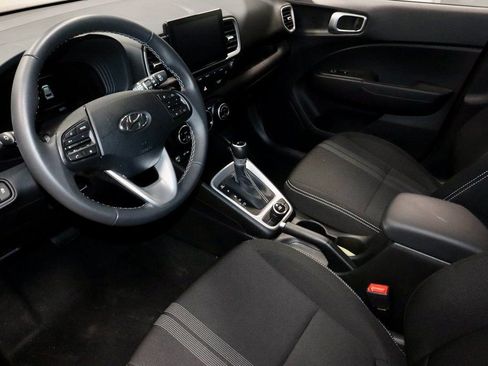 Certified 2025 Hyundai Venue SEL image 26