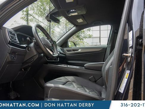 Used 2024 Volkswagen Atlas Cross Sport SE AWD/4WD image 3