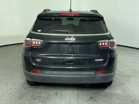 Used 2022 Jeep Compass Latitude FWD image 6