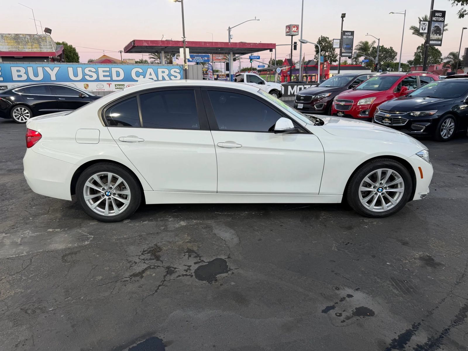 Used 2018 BMW 320i Sedan RWD image 7