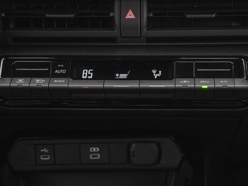 New 2026 Toyota Prius LE image 34