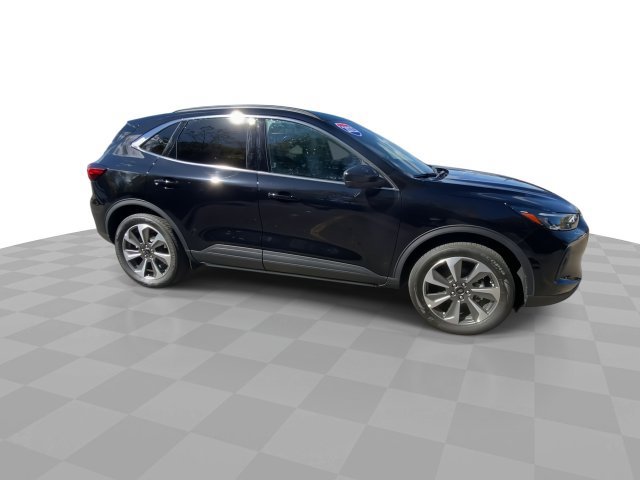 Used 2025 Ford Escape Platinum AWD/4WD image 3