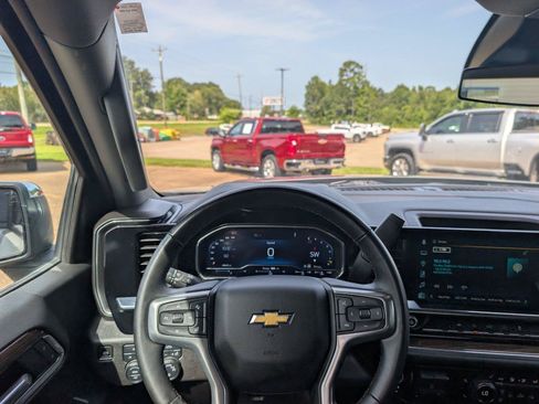 Used 2025 Chevrolet Silverado 1500 LT AWD/4WD image 33