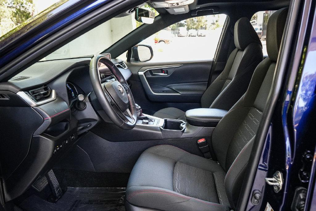 Used 2023 Toyota RAV4 SE w/ Weather & Moonroof Package AWD/4WD image 17