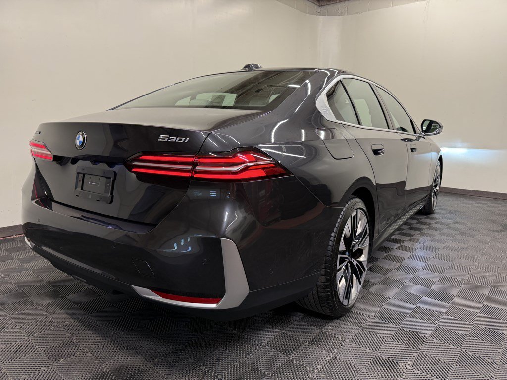 Used 2024 BMW 530i xDrive w/ Premium Package AWD/4WD image 13