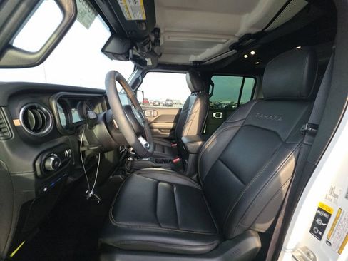 Used 2024 Jeep Wrangler Unlimited Sahara w/ Technology Group AWD/4WD image 5
