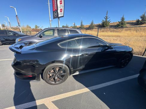 Used 2015 Ford Mustang Coupe RWD image 9