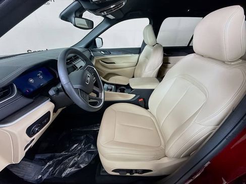 Used 2024 Jeep Grand Cherokee Limited image 21