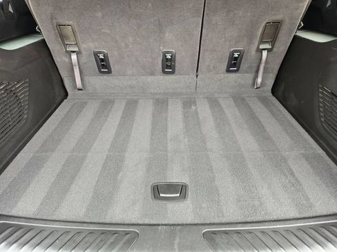 Used 2025 Chevrolet Suburban LS RWD image 33
