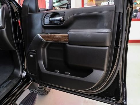 Used 2022 Chevrolet Silverado 3500 High Country w/ Technology Package AWD/4WD image 46