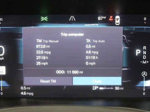 Used 2025 Volvo XC40 B5 Plus image 45