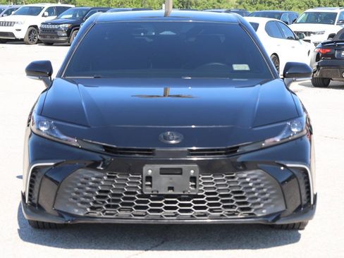 Used 2026 Toyota Camry SE FWD image 5