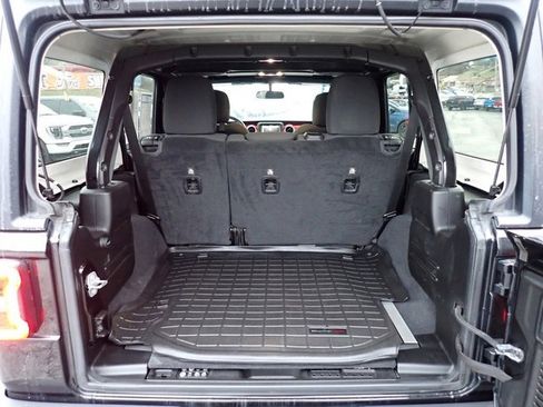 Used 2019 Jeep Wrangler Unlimited Rubicon w/ Steel Bumper Group image 7