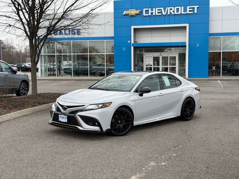 Used 2024 Toyota Camry XSE w/ Cold Weather Package image 9