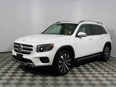 Used 2023 Mercedes-Benz GLB 250 image 3